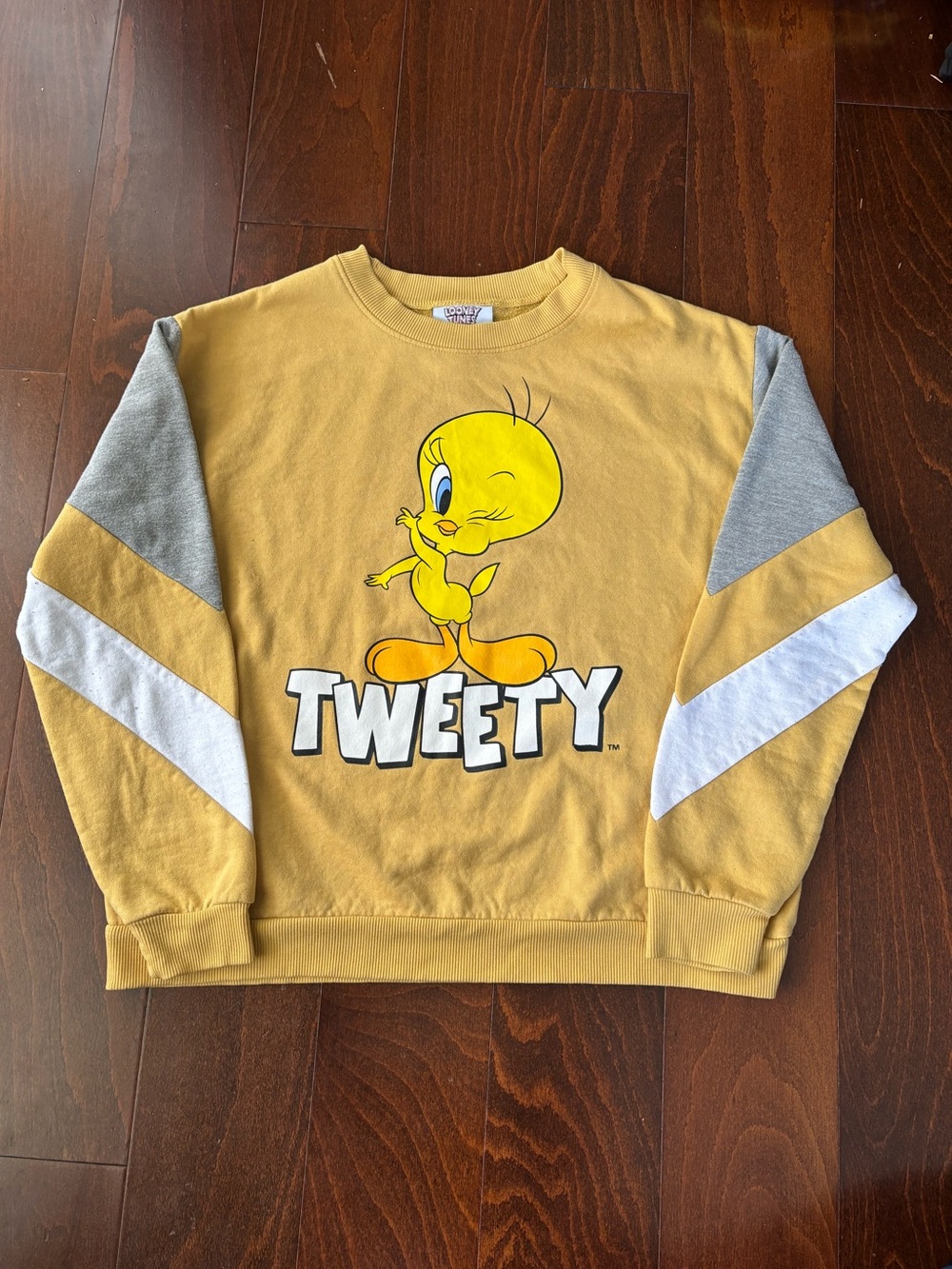Vintage Looney Tunes Tweety Bird Sweatshirt, Yellow & Gray, Size Juniors Small